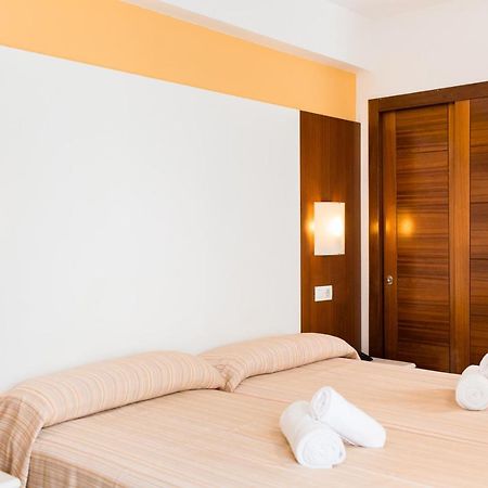 Sagitario Hostal Ciutadella Luaran gambar