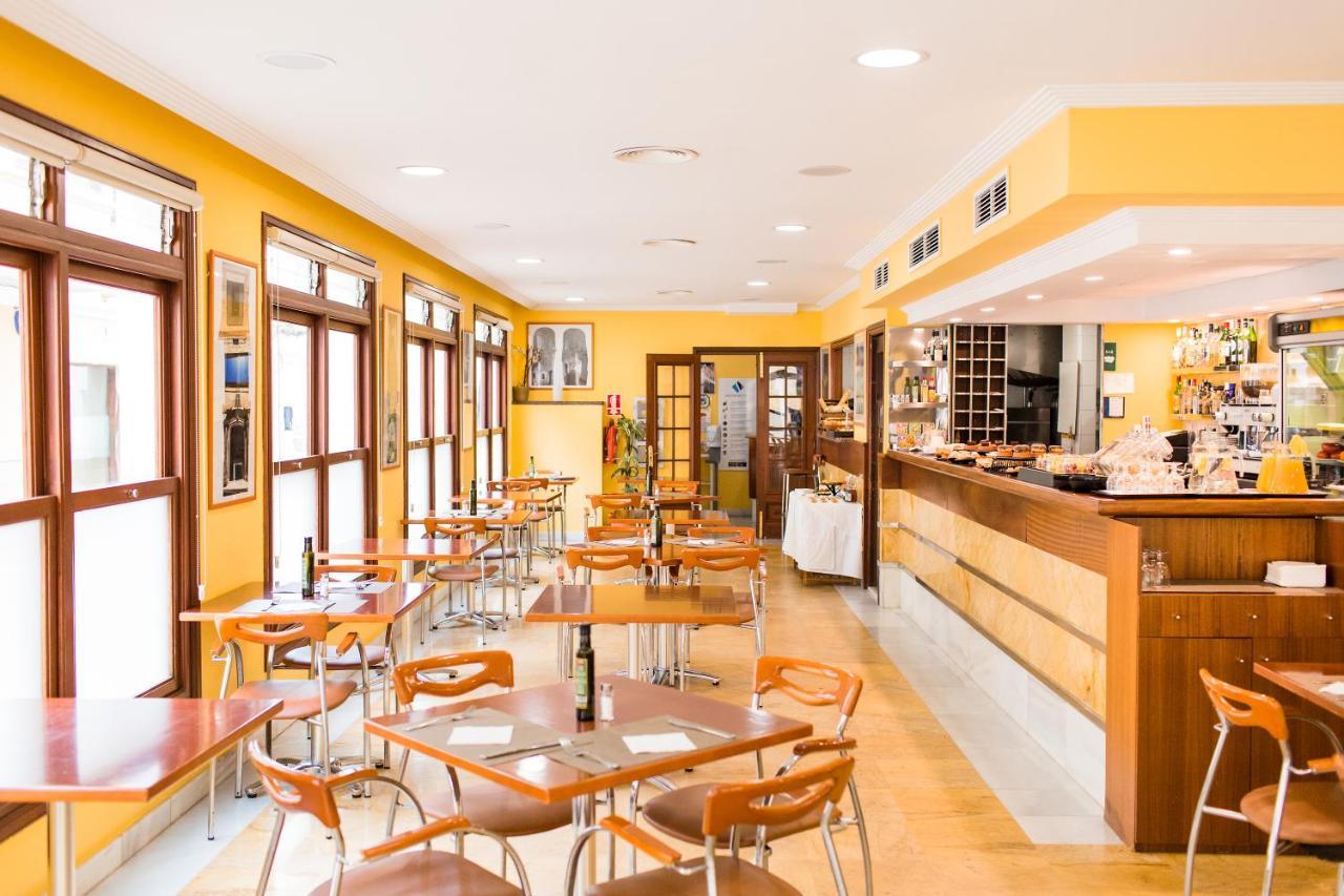 Sagitario Hostal Ciutadella Luaran gambar